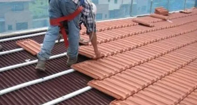 instalacion y montaje de cubiertas en Zuera, provincia de Zaragoza