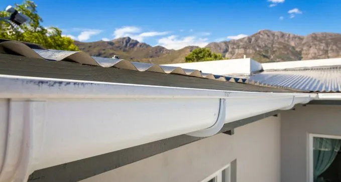 montaje y reparación de canalones en María de Huerva